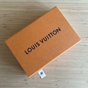 Louis Vuitton Flap/Magnet Gift Wallet Scarf Box